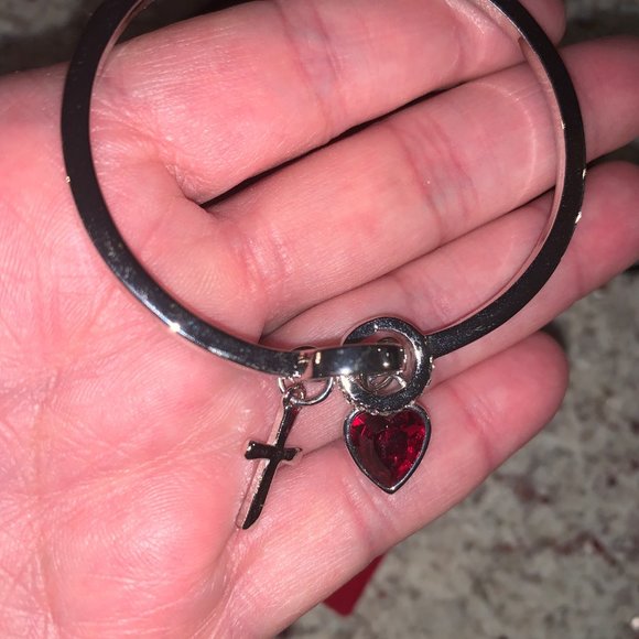 Sevil Silver Clasp Bracelet - Red Heart and Cross - Picture 3 of 3
